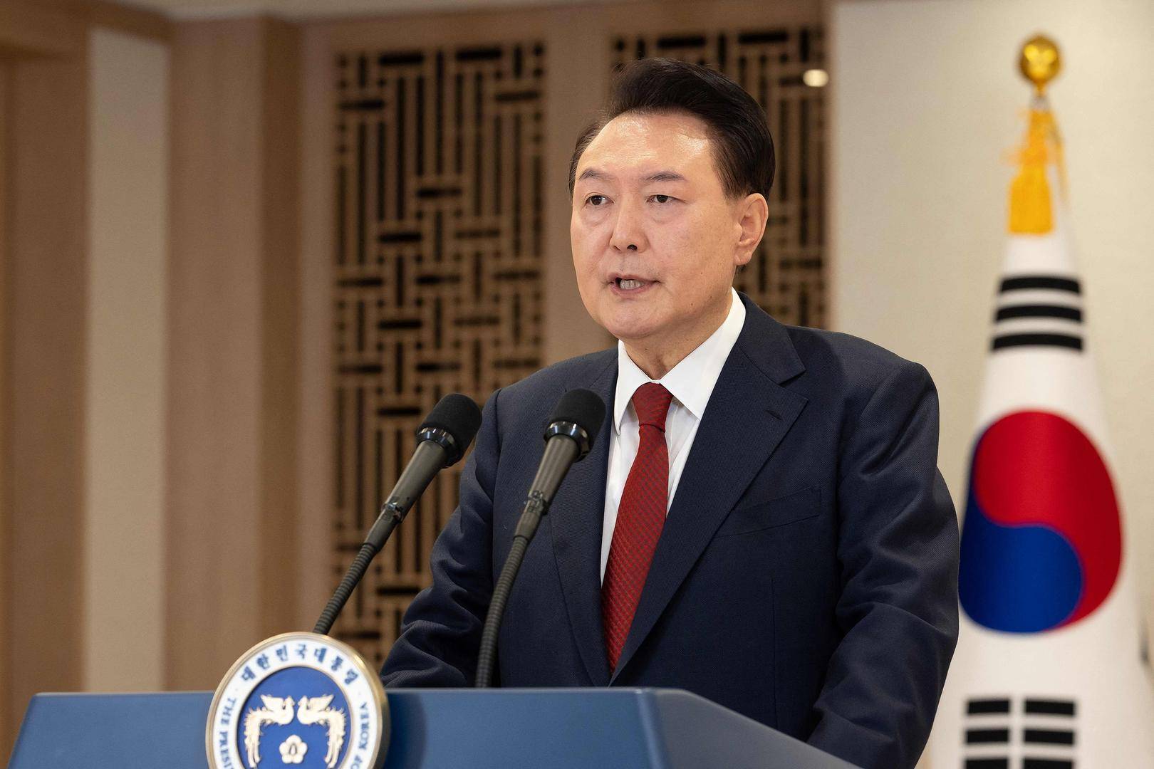 突然主张弹劾总统的韩国执政党党首：曾获尹锡悦多次提拔<strong></p>
<p>waves 虚拟币</strong>，后因第一夫人惹怒“亲尹派”
