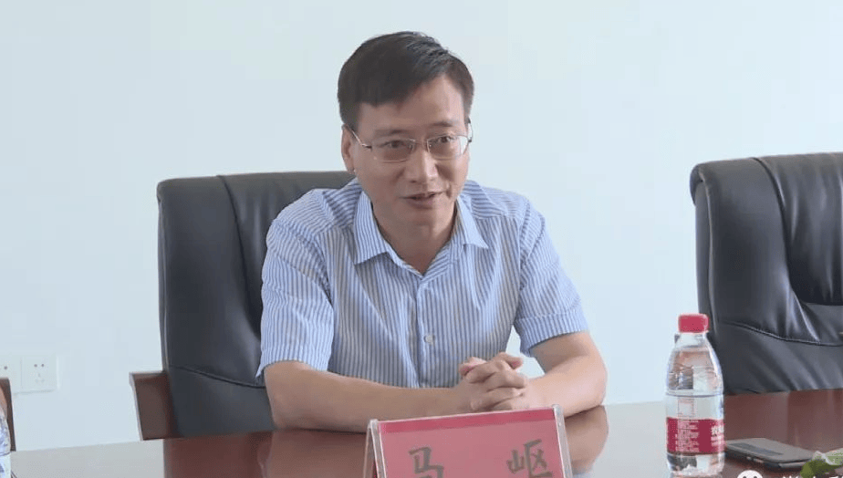 副县长拉拢6名公职人员<strong></p>
<p>原油走势最新</strong>，组建“七兄弟吃喝圈”，长期接受打牌掼蛋等“保姆式”服务