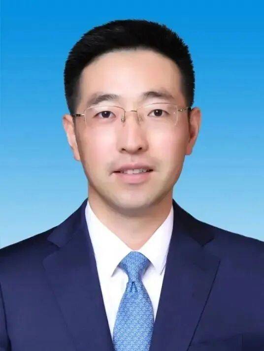 孙道寻当选苏州市吴江区区长<strong></p>
<p>美原油外盘</strong>，曾任“全国经济最强镇”党委书记