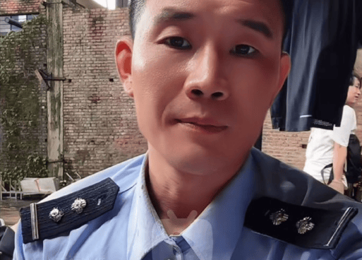 “嘎子谢孟伟”穿警服直播带货<strong></p>
<p>黄金原油早评</strong>，云南警方通报：谢某某(男，36岁，河北雄县人)，行政拘留7日