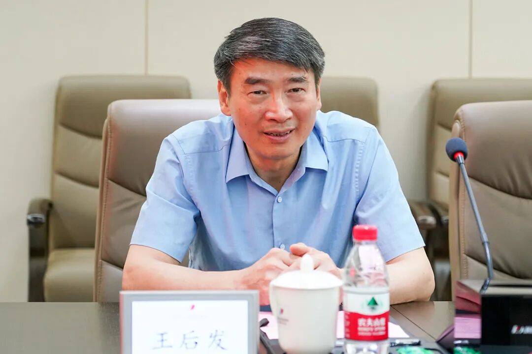 县委书记主动交代问题7个月后<strong></p>
<p>美国原油库存数据</strong>，县人大常委会原主任也主动交代问题，两人长期共事