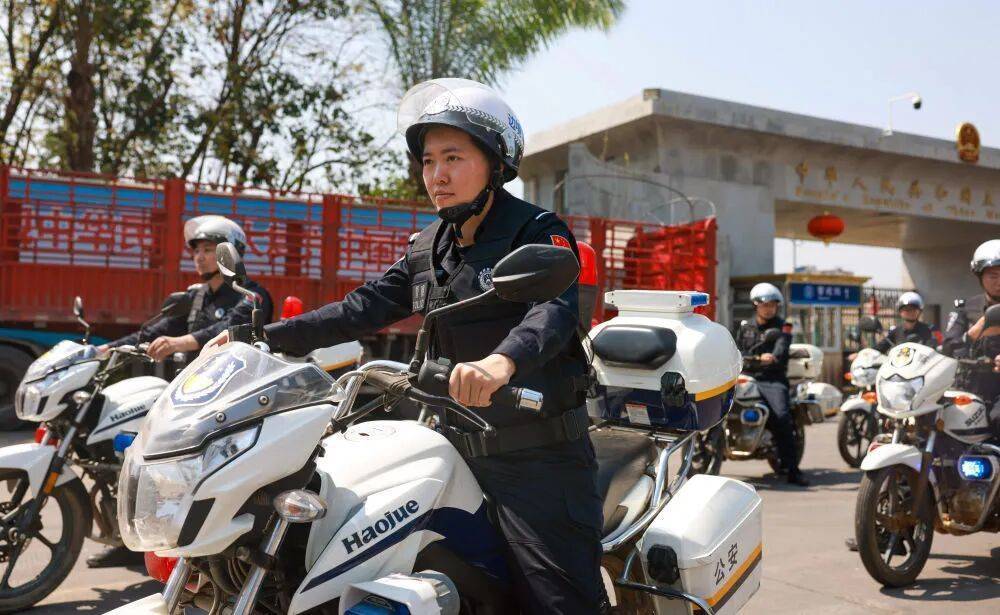 “看到妈妈46个未接来电<strong></p>
<p>融原油</strong>，心像被重锤击中”