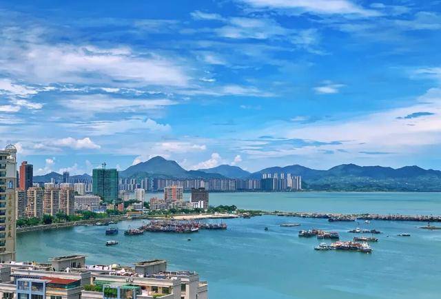 这个经济大省<strong></p>
<p>融原油</strong>，为何多地镇街撤并？