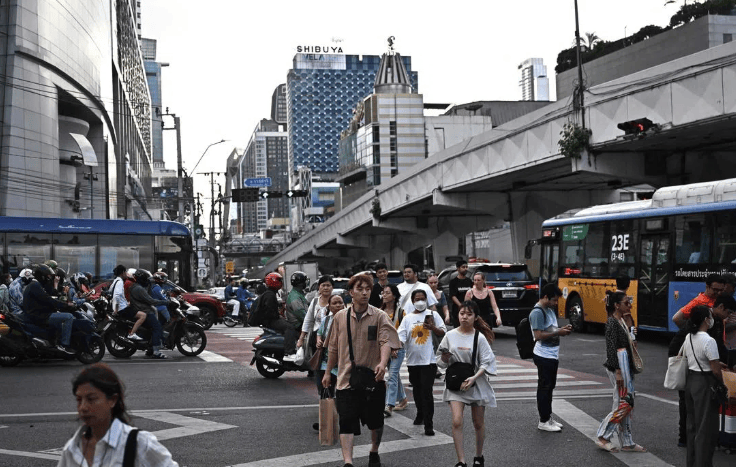 “机票白送、酒店降价”<strong></p>
<p>切原油</strong>，泰国旅游冷得“神仙难救”