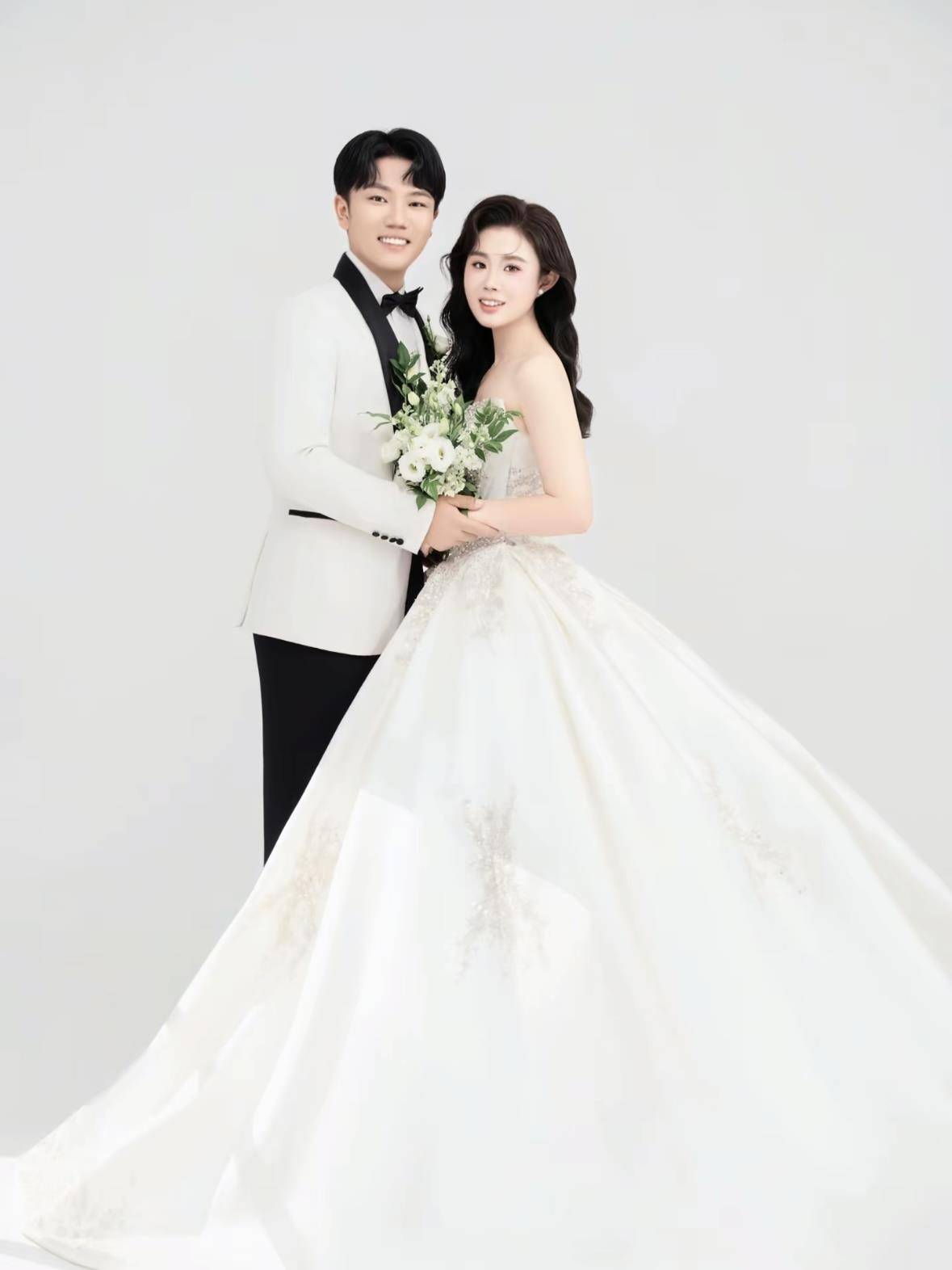 “千万富翁”解克锋儿子解清帅将举办婚礼<strong></p>
<p>国家原油</strong>，解克锋：很开心，邀请了部分寻亲家长参加