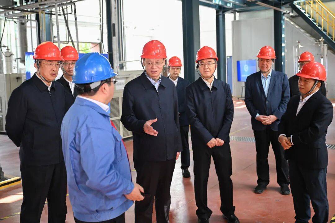 新任辽宁省委书记许昆林<strong></p>
<p>国家原油</strong>，到大连调研
