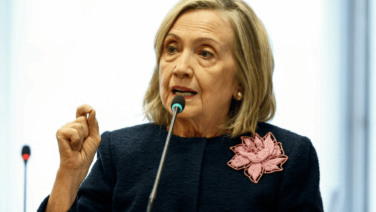 罕见<strong></p>
<p>点差原油</strong>！昔日政敌希拉里高度赞扬特朗普：我真心的