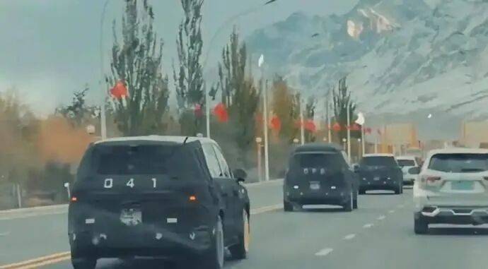 疑似小米YU9新疆试车<strong></p>
<p>点差原油</strong>，多张路测谍照曝光