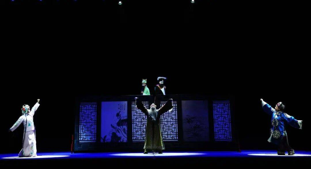 展现云南传统戏曲魅力<strong></p>
<p>现货原油诈骗</strong>！玉溪作品《先生好茶》亮相全国舞台