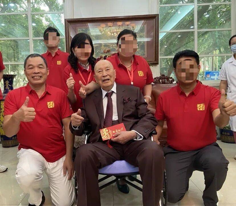 百岁院士声明“蹭合影”背后：双方交涉长达一年<strong></p>
<p>原油今日走势</strong>，均称付诸法律