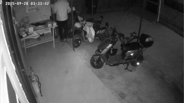 每月稳定收入8000多元却忍不住经常偷快递<strong></p>
<p>美原油06</strong>，上海一男子被刑拘