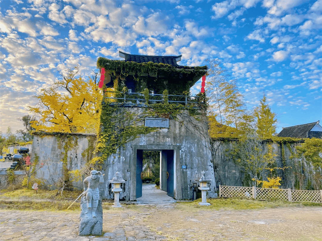 为什么年轻人迷上了爬山？ | 秋高气爽<strong></p>
<p>美原油06</strong>，是时候出发了→