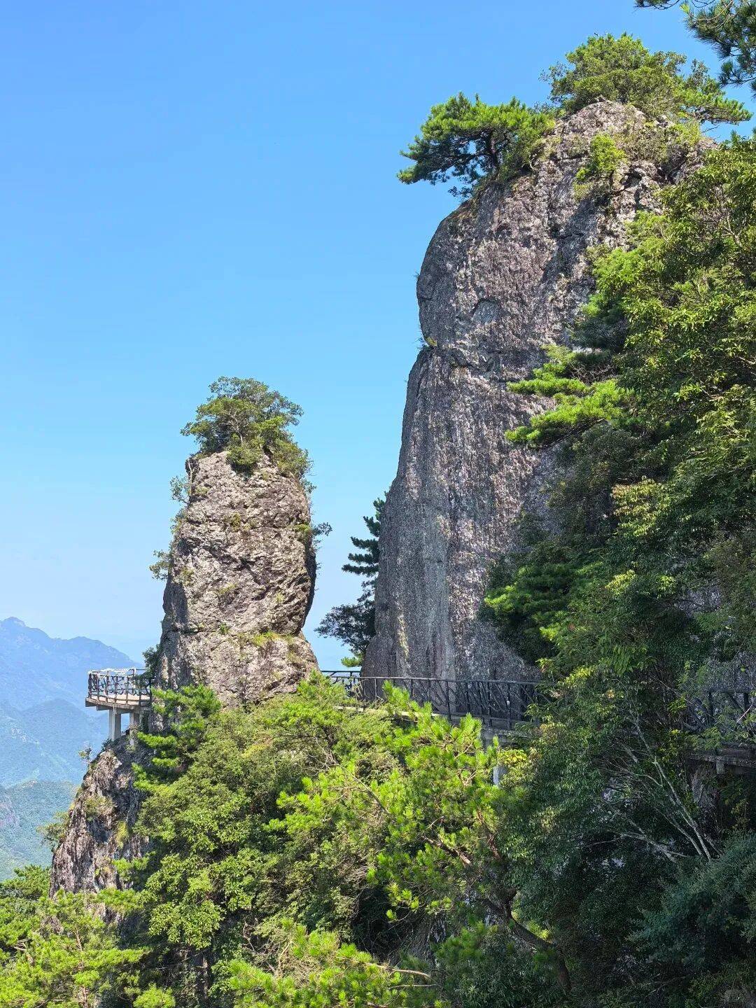 为什么年轻人迷上了爬山？ | 秋高气爽<strong></p>
<p>美原油06</strong>，是时候出发了→