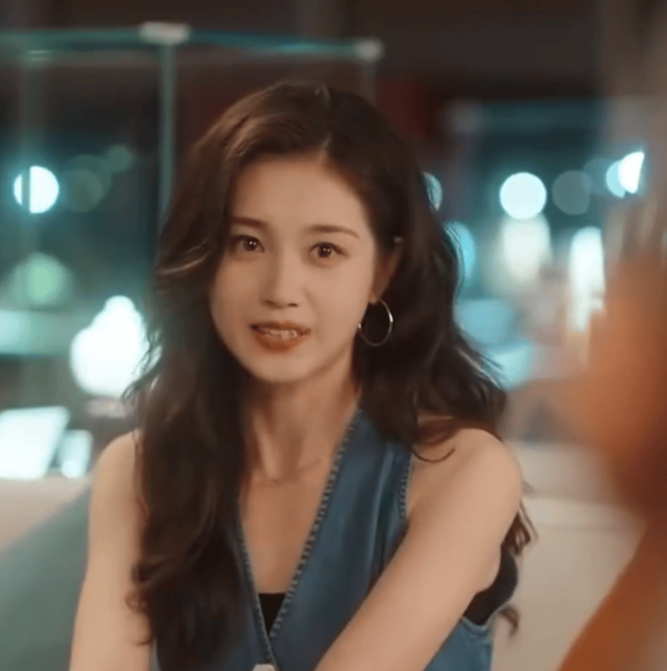 边看狗血剧情边种草“女主同款”<strong></p>
<p>美原油现货</strong>，短剧也开始变现了？