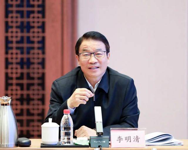 中央批准<strong></p>
<p>布伦原油</strong>,陈新武、张伟履新职