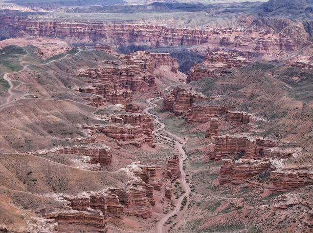 青年说 | 到中亚<strong></p>
<p>中原油田房产</strong>，奔赴一场激动人心的“探秘”