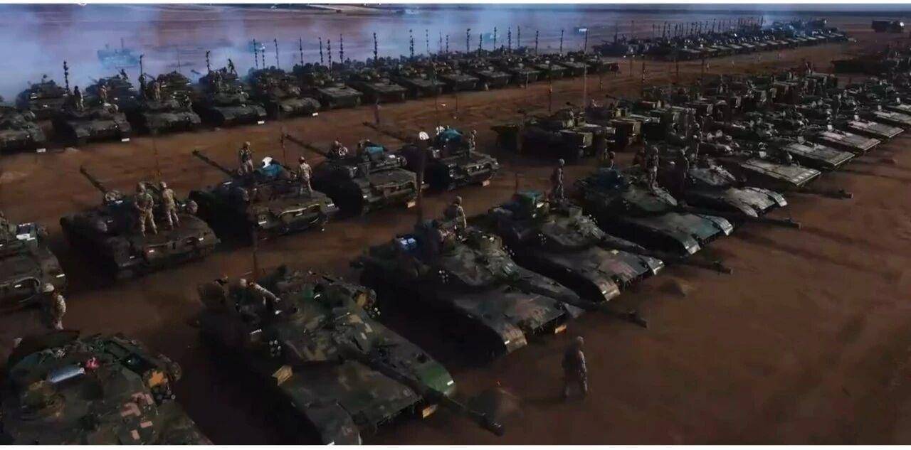 大场面！机器狗、无人机开路<strong></p>
<p>上海证券</strong>，实兵对抗演练画面公布