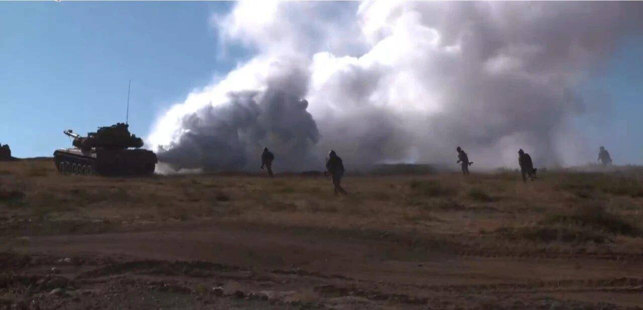 大场面！机器狗、无人机开路<strong></p>
<p>上海证券</strong>，实兵对抗演练画面公布