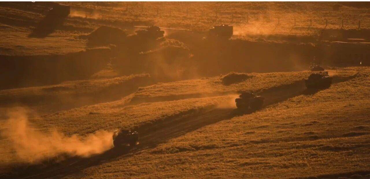 大场面！机器狗、无人机开路<strong></p>
<p>上海证券</strong>，实兵对抗演练画面公布