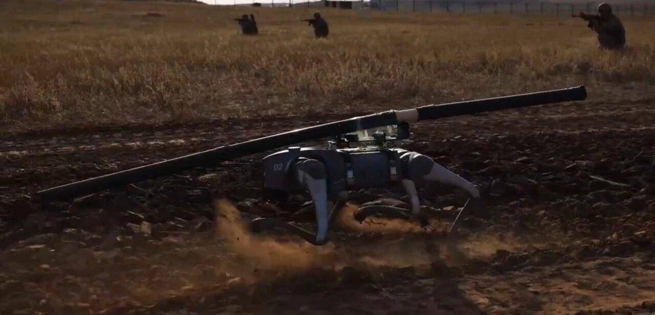 大场面！机器狗、无人机开路<strong></p>
<p>上海证券</strong>，实兵对抗演练画面公布