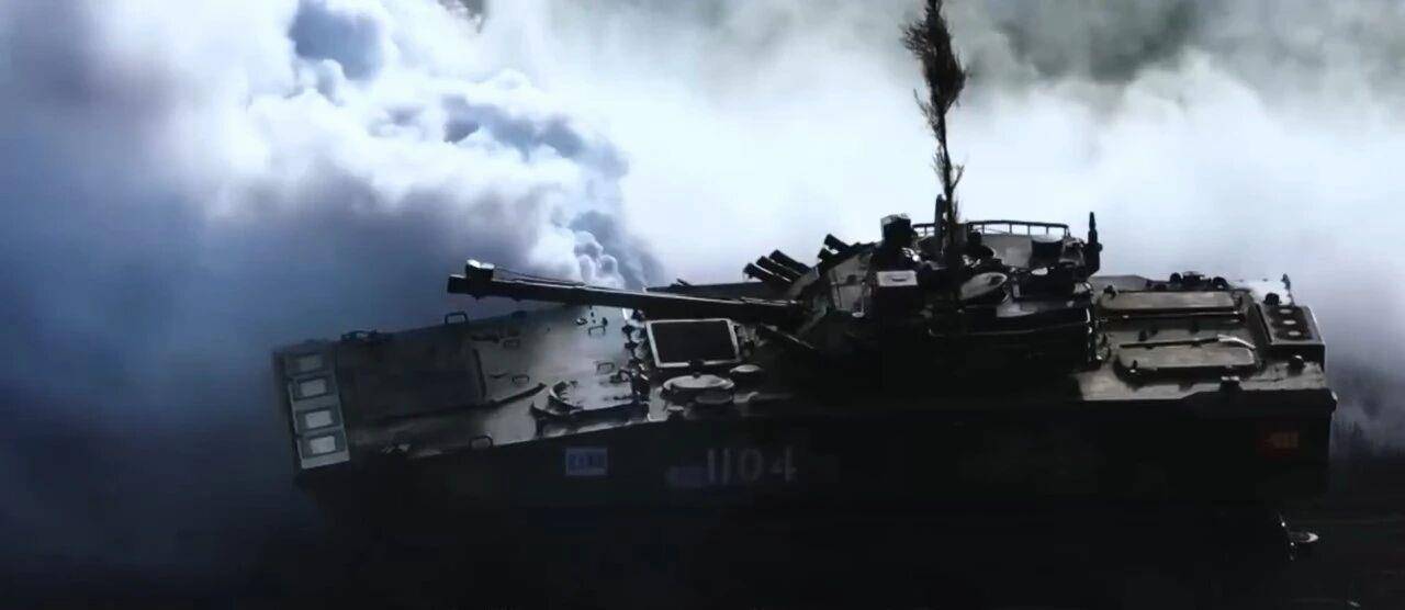 大场面！机器狗、无人机开路<strong></p>
<p>上海证券</strong>，实兵对抗演练画面公布