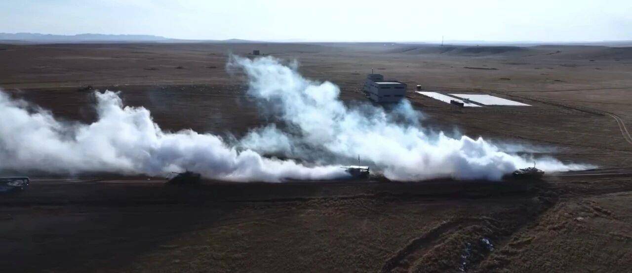 大场面！机器狗、无人机开路<strong></p>
<p>上海证券</strong>，实兵对抗演练画面公布