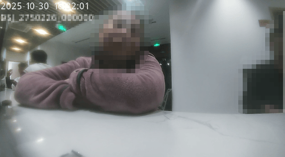 杭州爸爸送女儿进派出所:她卡里还有80多万元……