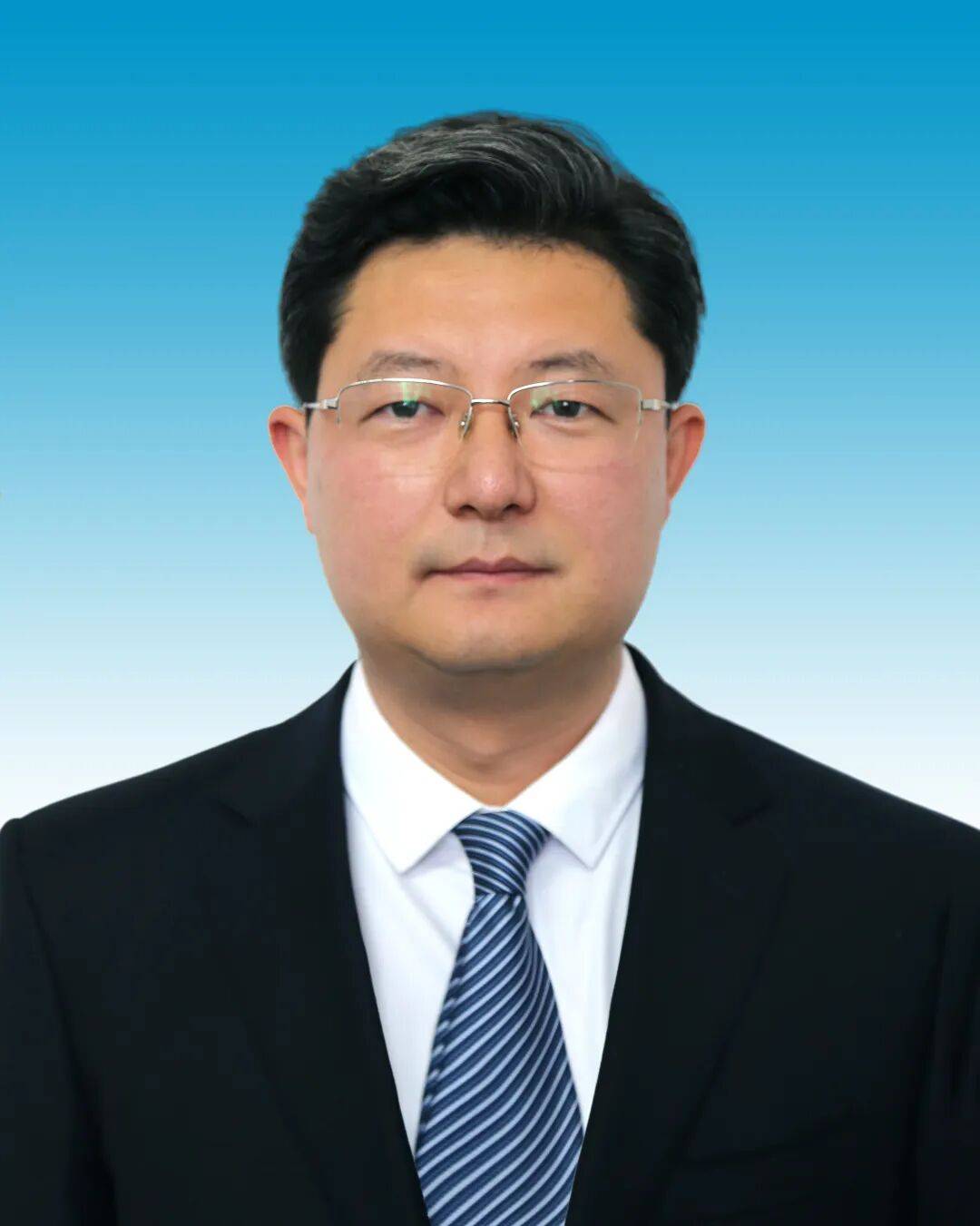 生于1985年<strong></p>
<p>中投证券易网厅</strong>,赵鲁主动投案