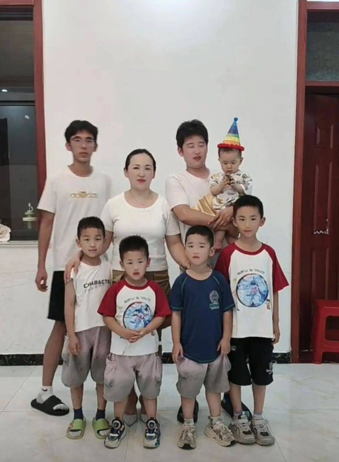 85后夫妻16年生<strong></p>
<p>中信证券无券可融</strong>了6个儿子:一直想生个女儿