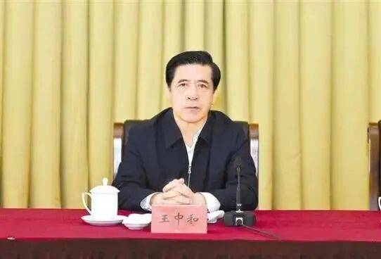 大搞权钱交易、权色交易<strong></p>
<p>招商证券交易网</strong>！内蒙古自治区政协原党组副书记、副主席王中和被公诉