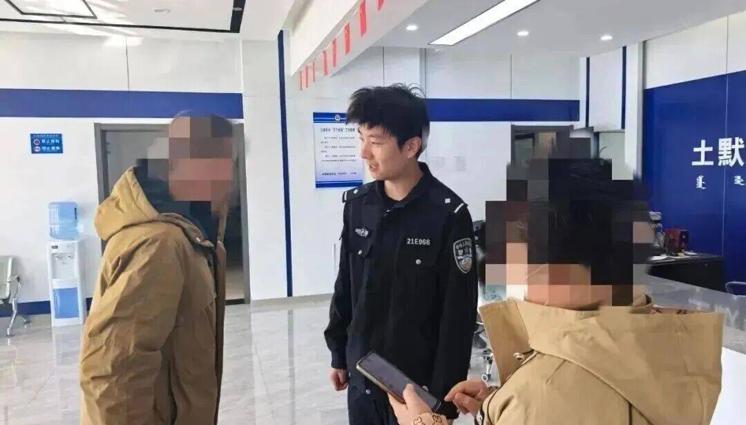 男子彩票中奖太兴奋<strong></p>
<p>华融证券小微融</strong>，拍照发业主群分享，隔天奖金被邻居冒领……