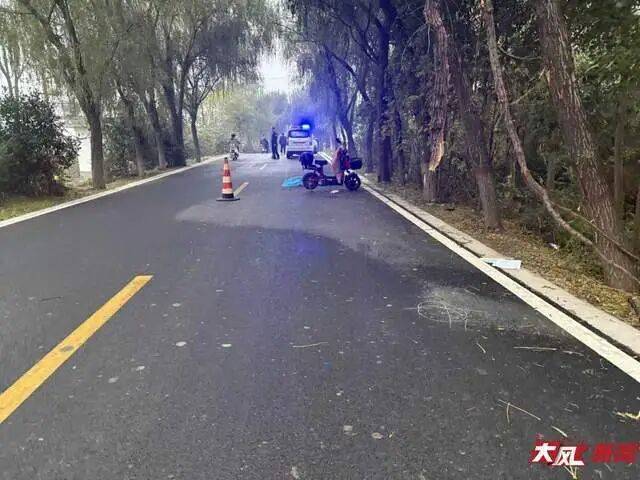 陕西兴平56岁女教师骑电动车“撞树枝”身亡<strong></p>
<p>华融证券小微融</strong>，交警判定担主责，家属提出诸多质疑，多方回应