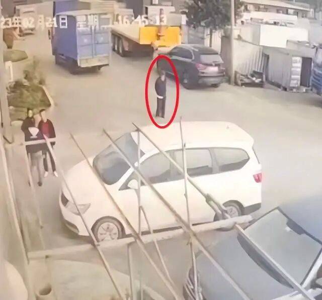 阳江95岁老翁车祸住院3月去世<strong></p>
<p>安全设备</strong>,鉴定称自身因素系死亡主因;司机被判一年两个月不断申诉,广东高院:量刑明显不当将再审