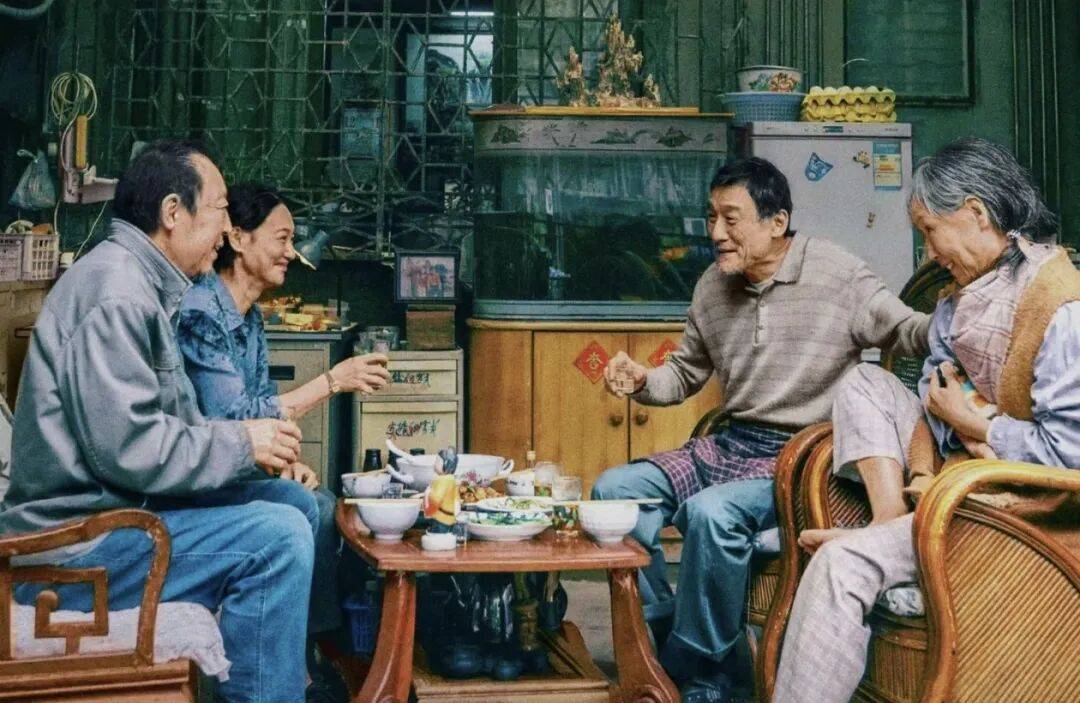 第一批丁克老后<strong></p>
<p>安全设备</strong>,“伴侣能陪一程,但最后都要靠自己”