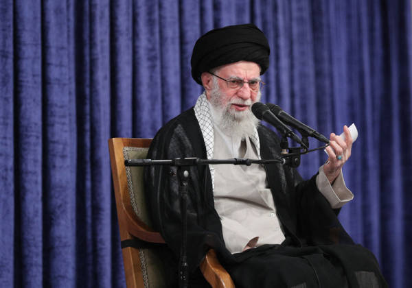 “罕见”<strong></p>
<p>证券分析师陈建平</strong>,伊朗情报部长公开指责:美以密谋刺杀哈梅内伊