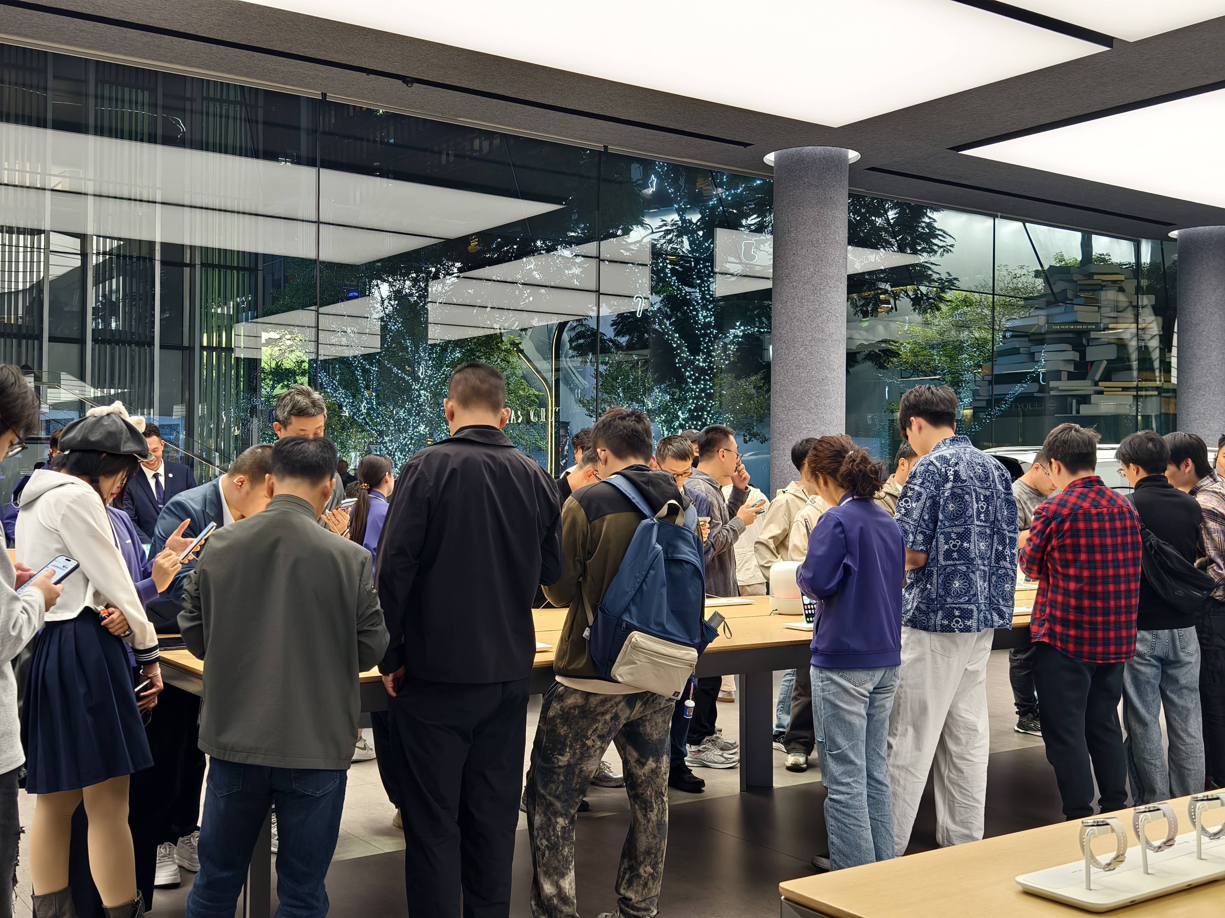 独家|华为Mate80首批备货30万台左右<strong></p>
<p>证券分析师陈建平</strong>,渠道商称“定价很有魄力”