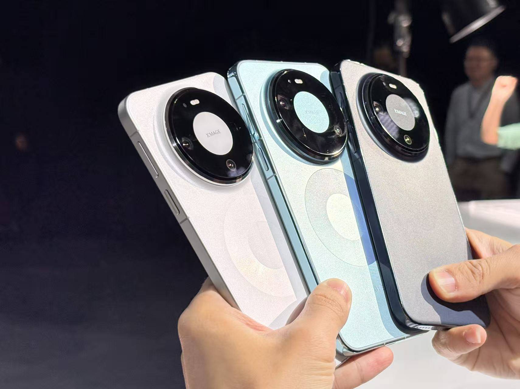 对手集体涨价<strong></p>
<p>证券分析师陈建平</strong>,Mate 80却大降800元!鸿蒙生态突围,华为继续以价换量