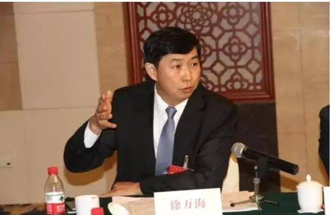 一泌尿外科带头人被查<strong></p>
<p>证券分析师陈建平</strong>,上月被免去副校长职务