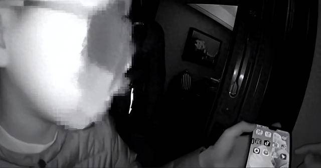 就差一步<strong></p>
<p>长城证券青岛营业部</strong>，杭州9岁男孩“送”光外公外婆上百万元养老金！“短短几分钟，钱跟流水一样被转走……”