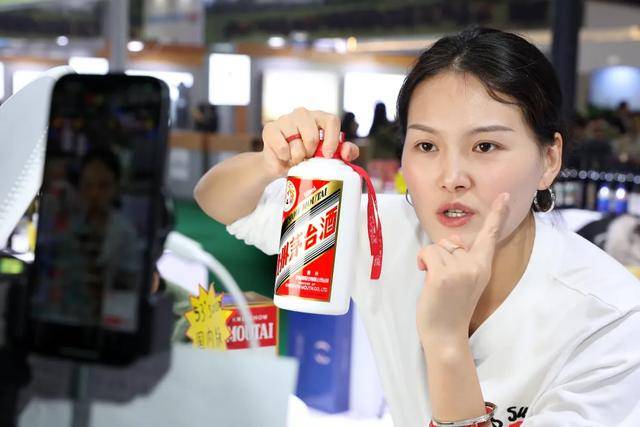 飞天茅台快逼近1499元<strong></p>
<p>长城证券青岛营业部</strong>了