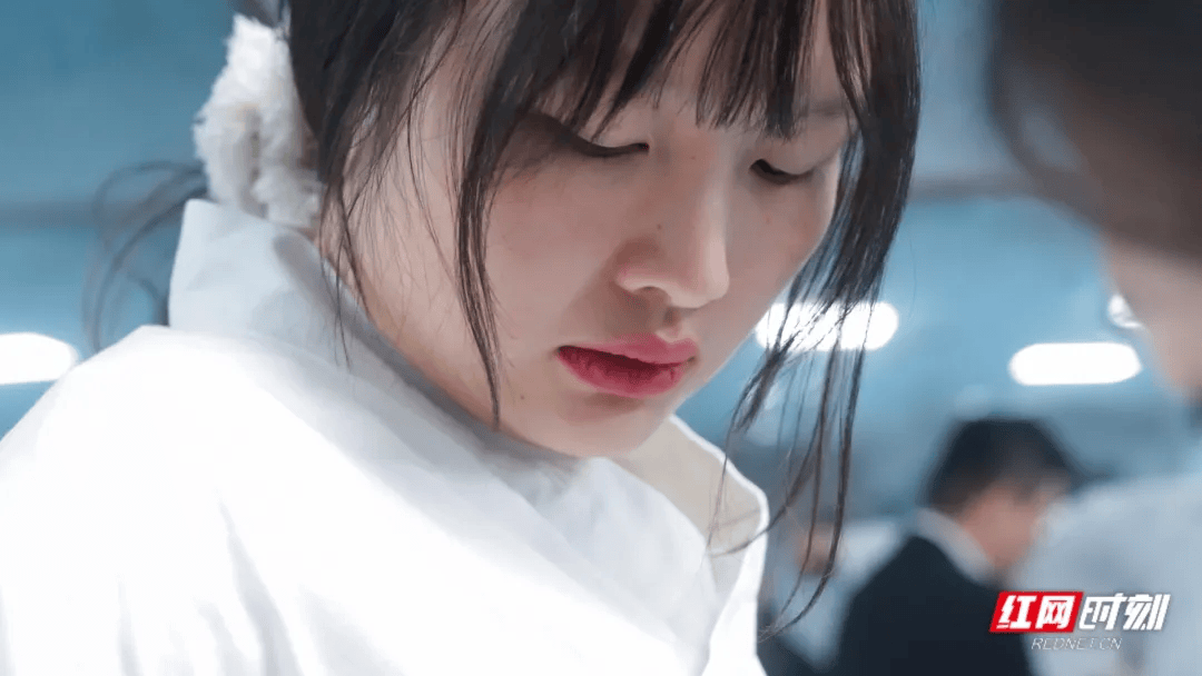 汶川地震被救起的女孩<strong></p>
<p>招商证券股票交易佣金</strong>，17年后和救她的军人结婚了