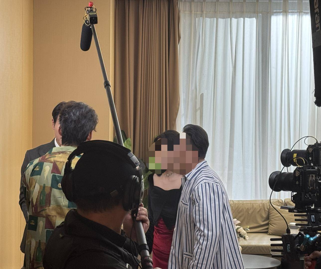 日薪300元招特约演员<strong></p>
<p>招商证券股票交易佣金</strong>,进组拍戏先交近万元集训费?业内人士揭短剧演员招募利益链