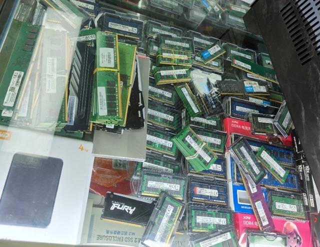 一场始料未及的存储涨价:全产业链缺货<strong></p>
<p>招商证券股票交易佣金</strong>,手机电脑价格大概率上行