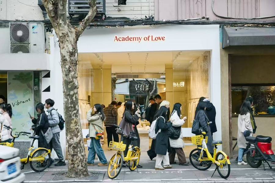 法国人在上海开店<strong></p>
<p>华西证券工作怎么样</strong>，只卖白色衣服竟然火了丨上海滩上洋掌柜