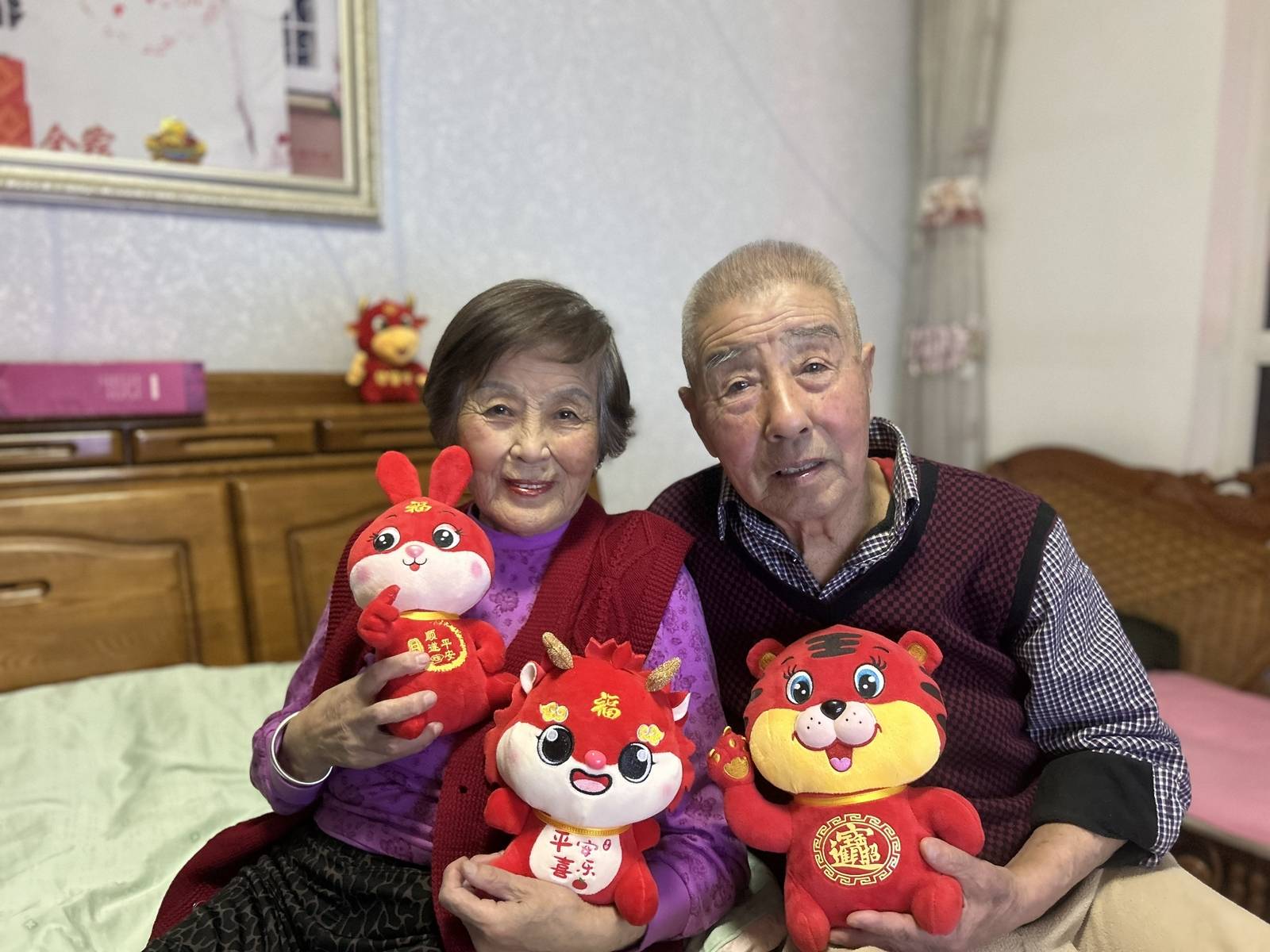 女子晒照对比奶奶自爷爷去世9个月后变化:再也不是时髦的老太太了<strong></p>
<p>华西证券工作怎么样</strong>,评论区泪目