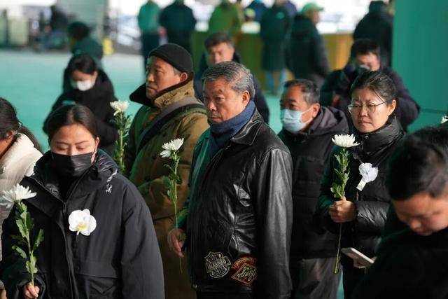 何晴之子追思:妈妈很喜欢雪<strong></p>
<p>中航证券昆明营业部</strong>,北京这场雪好像是为她而下