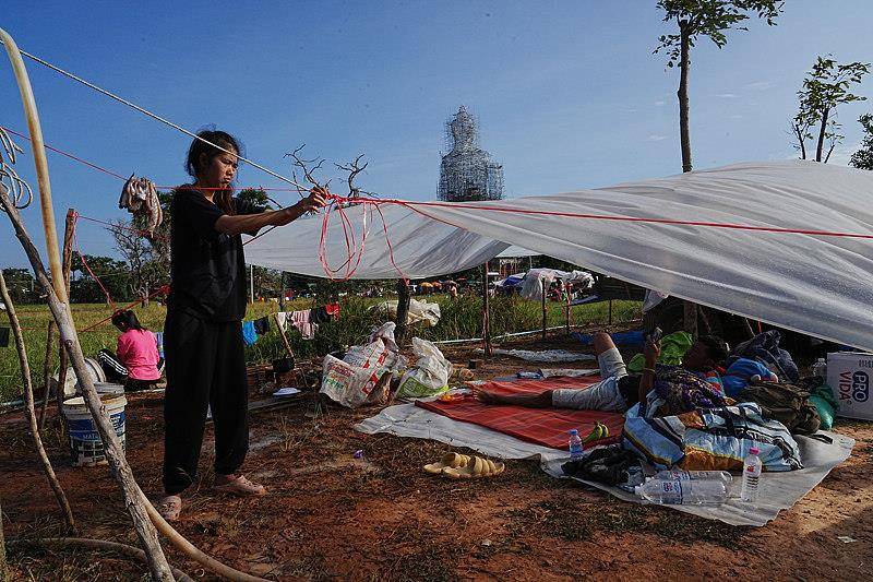 泰柬冲突已致柬12名平民死亡<strong></p>
<p>中航证券昆明营业部</strong>,40万人流离失所