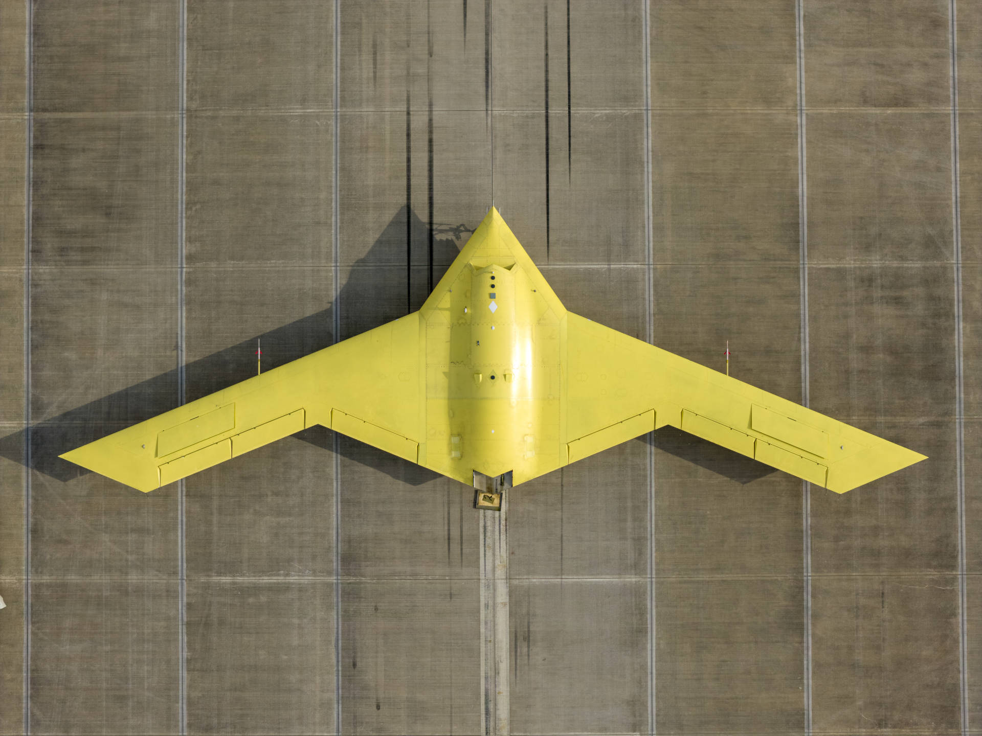 多张高清大图<strong></p>
<p>中航证券昆明营业部</strong>!新型高空高速长航时无人机彩虹-7近日成功首飞