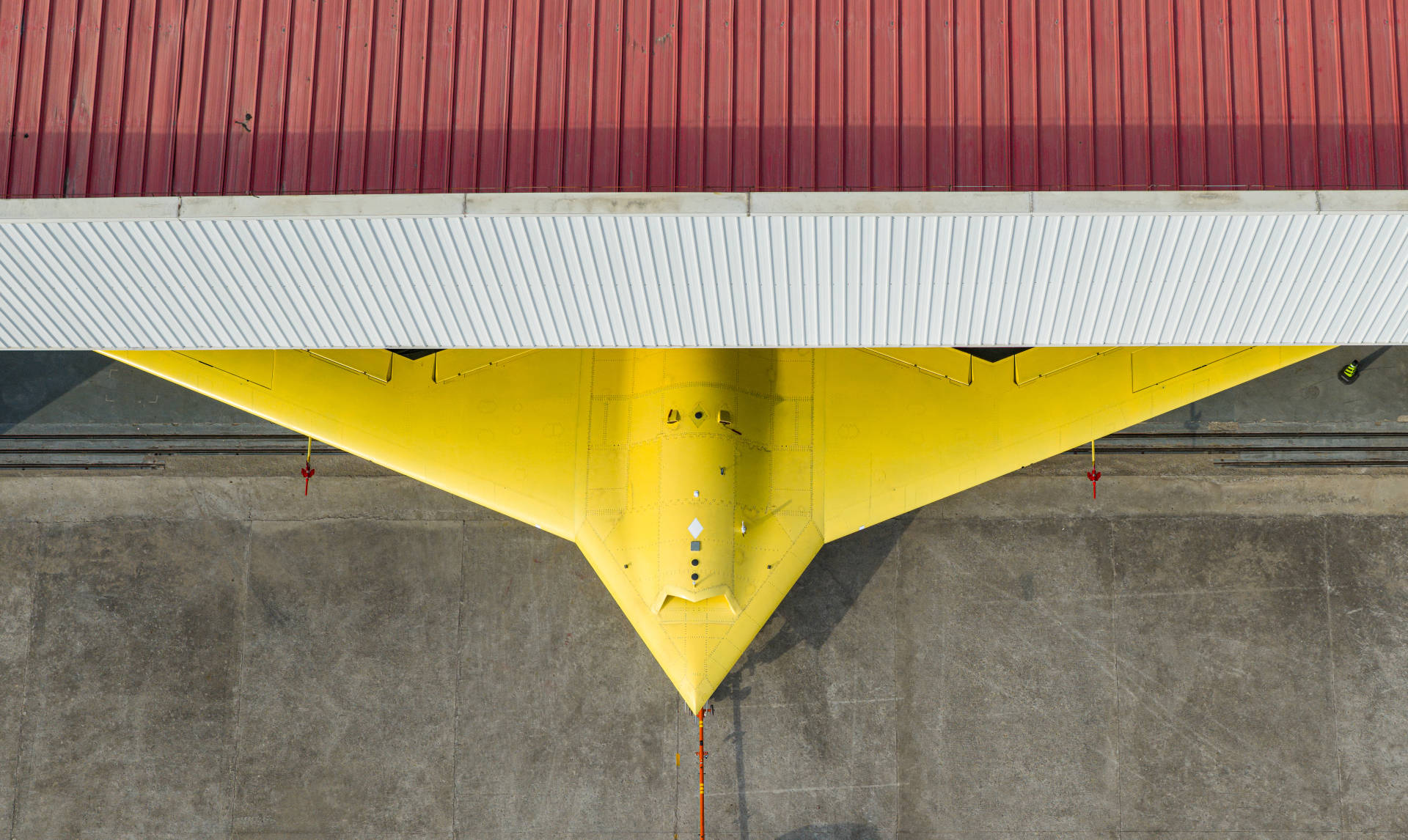 多张高清大图<strong></p>
<p>中航证券昆明营业部</strong>!新型高空高速长航时无人机彩虹-7近日成功首飞