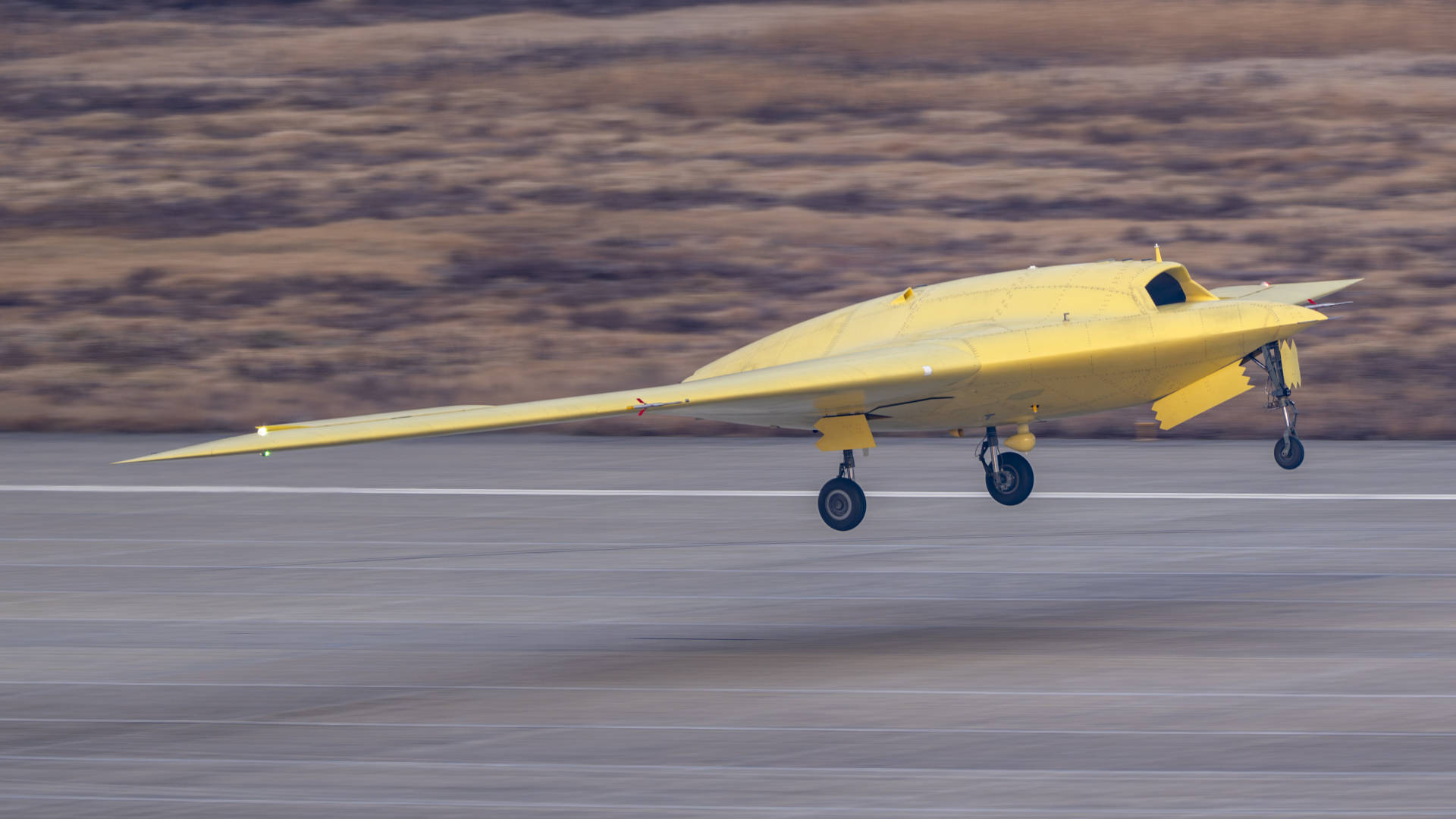 多张高清大图<strong></p>
<p>中航证券昆明营业部</strong>!新型高空高速长航时无人机彩虹-7近日成功首飞